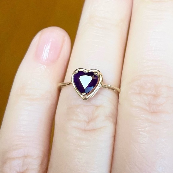 TL 10K Amethyst dark Purple Heart cut 6mm solid yellow gold size 5 ring​…​ - Picture 5 of 11